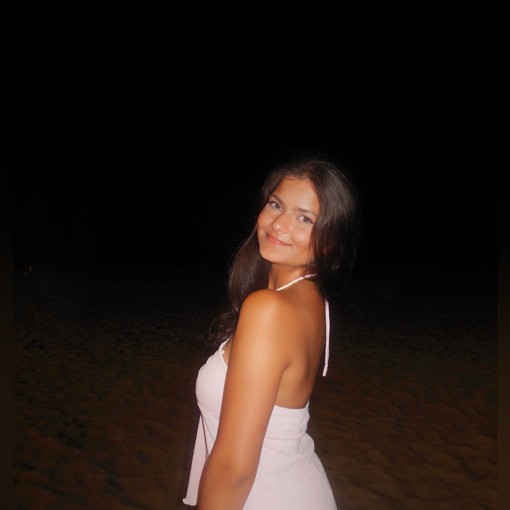 Meet your Posher, Eva